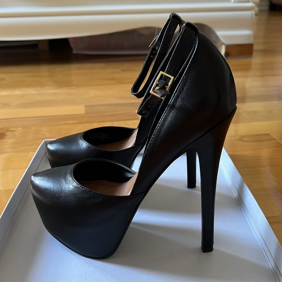 Steve Madden black heels - Picture 2 of 4